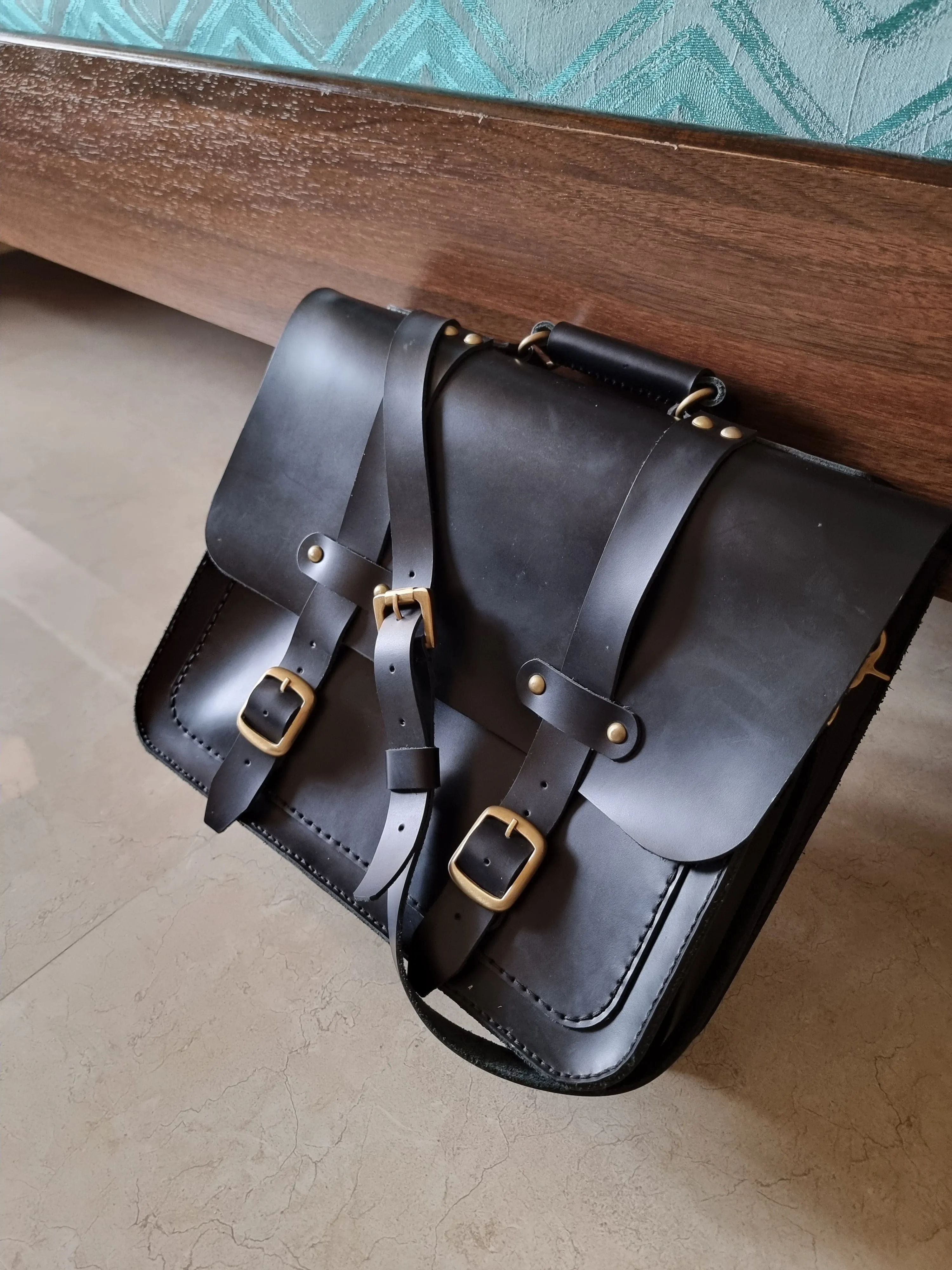 Handmade fullgrain leather briefcase
