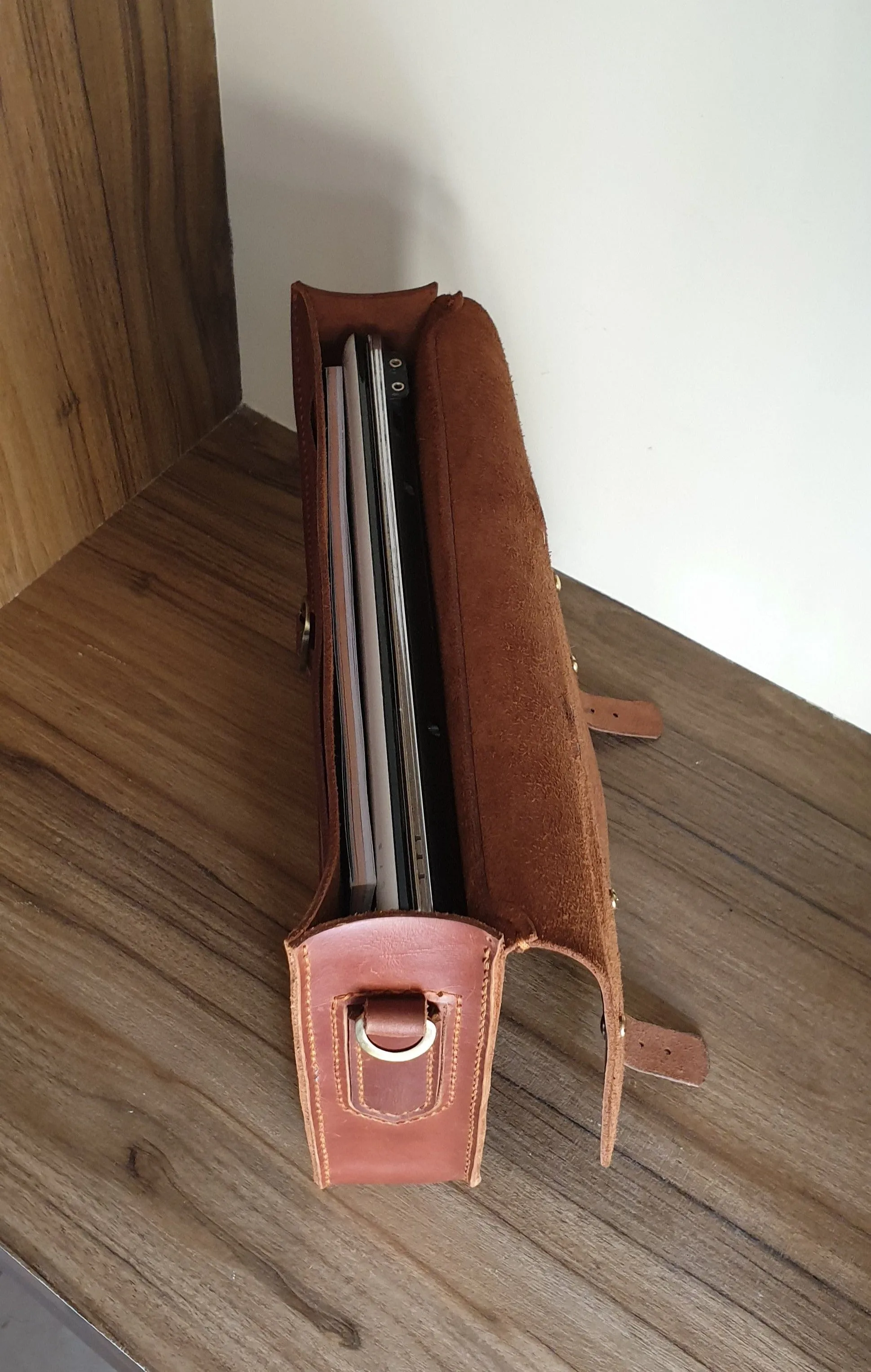 Handmade fullgrain leather briefcase