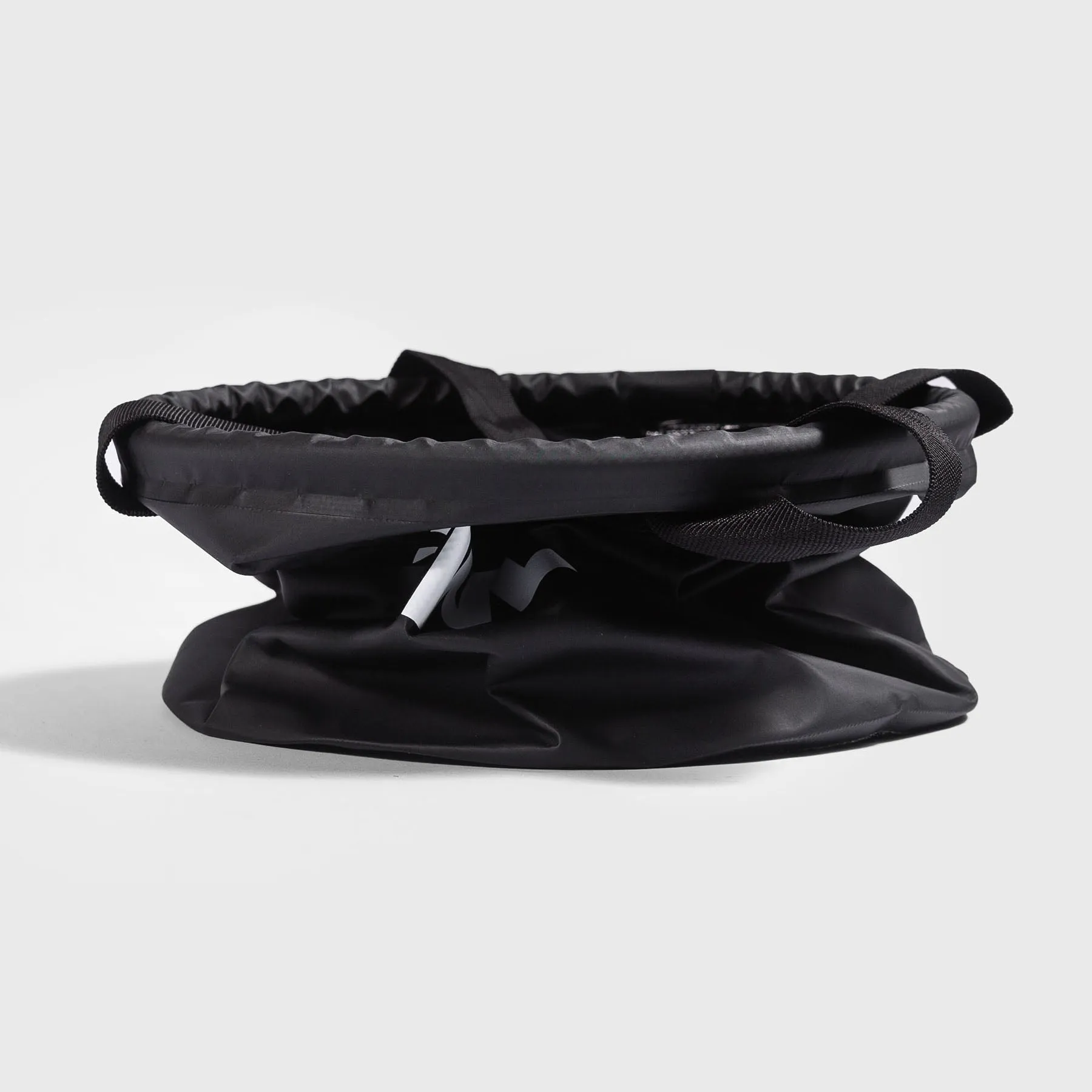 TWL - COLLAPSIBLE CHALK BUCKET - BLACK
